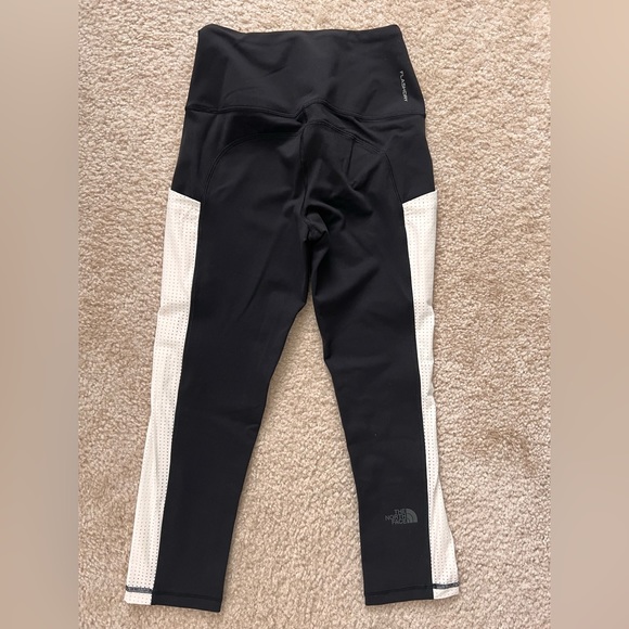 The North Face Motivation High Rise Pocket Flashdry Crop Leggings Pants - Picture 5 of 6